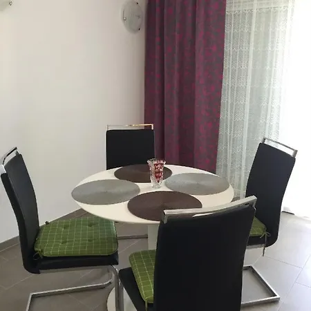 Apartments Janja *
